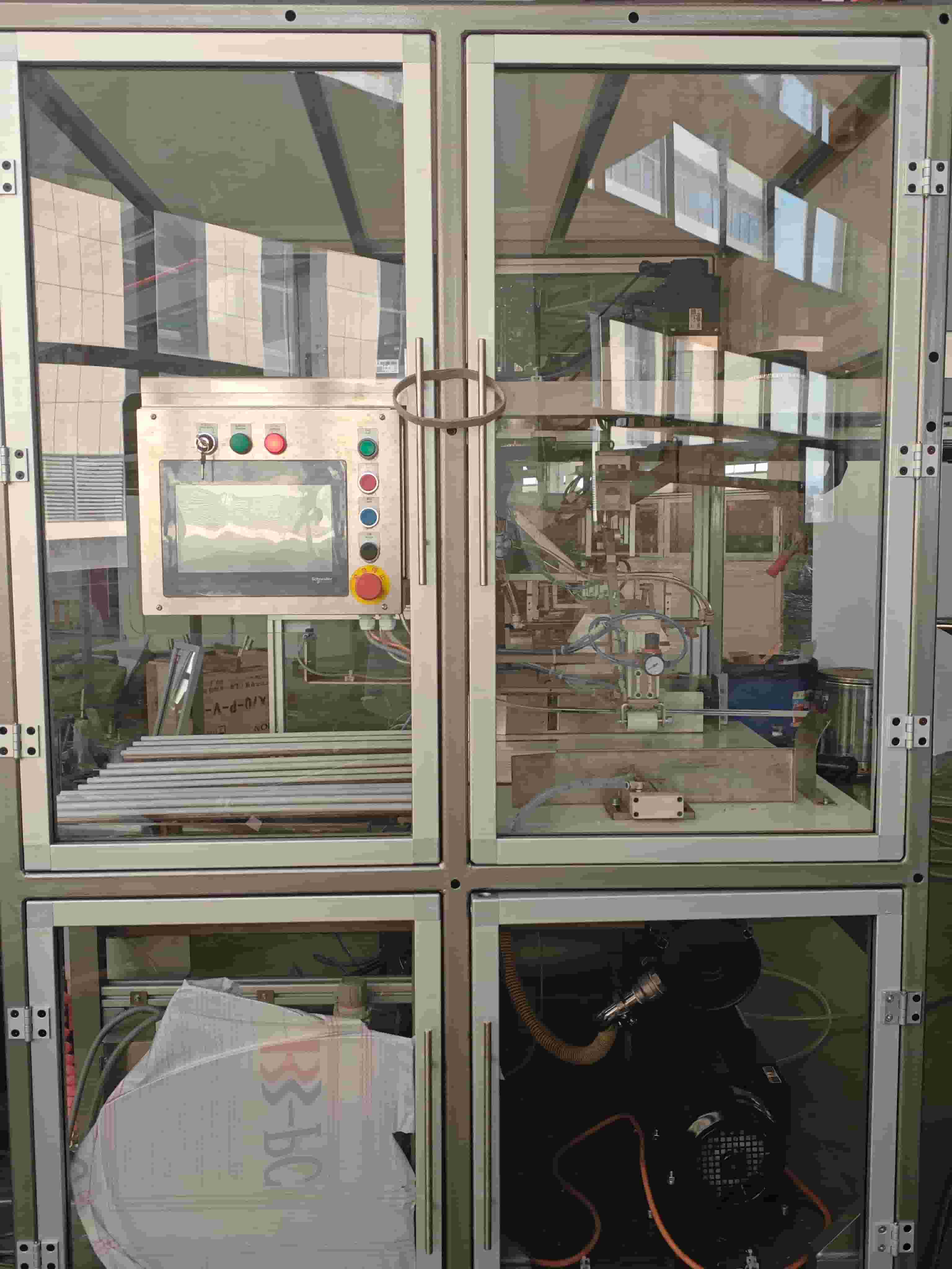 Automatic PP woven sack insertion machine